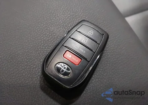 2025 Toyota Camry Xse/Xle/Le/Se from USA, damaged, VIN 4T1DAACK6SU013330